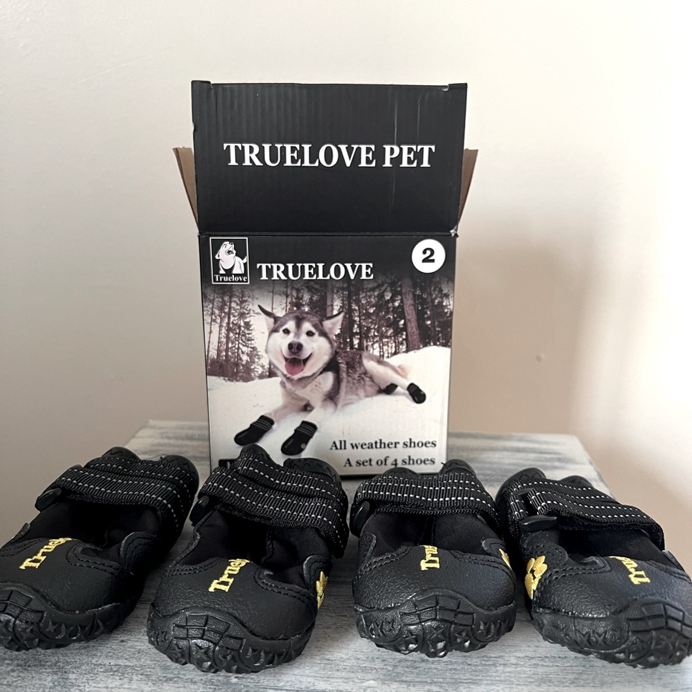 Dog Shoes Boots for Alls Wather / True Love